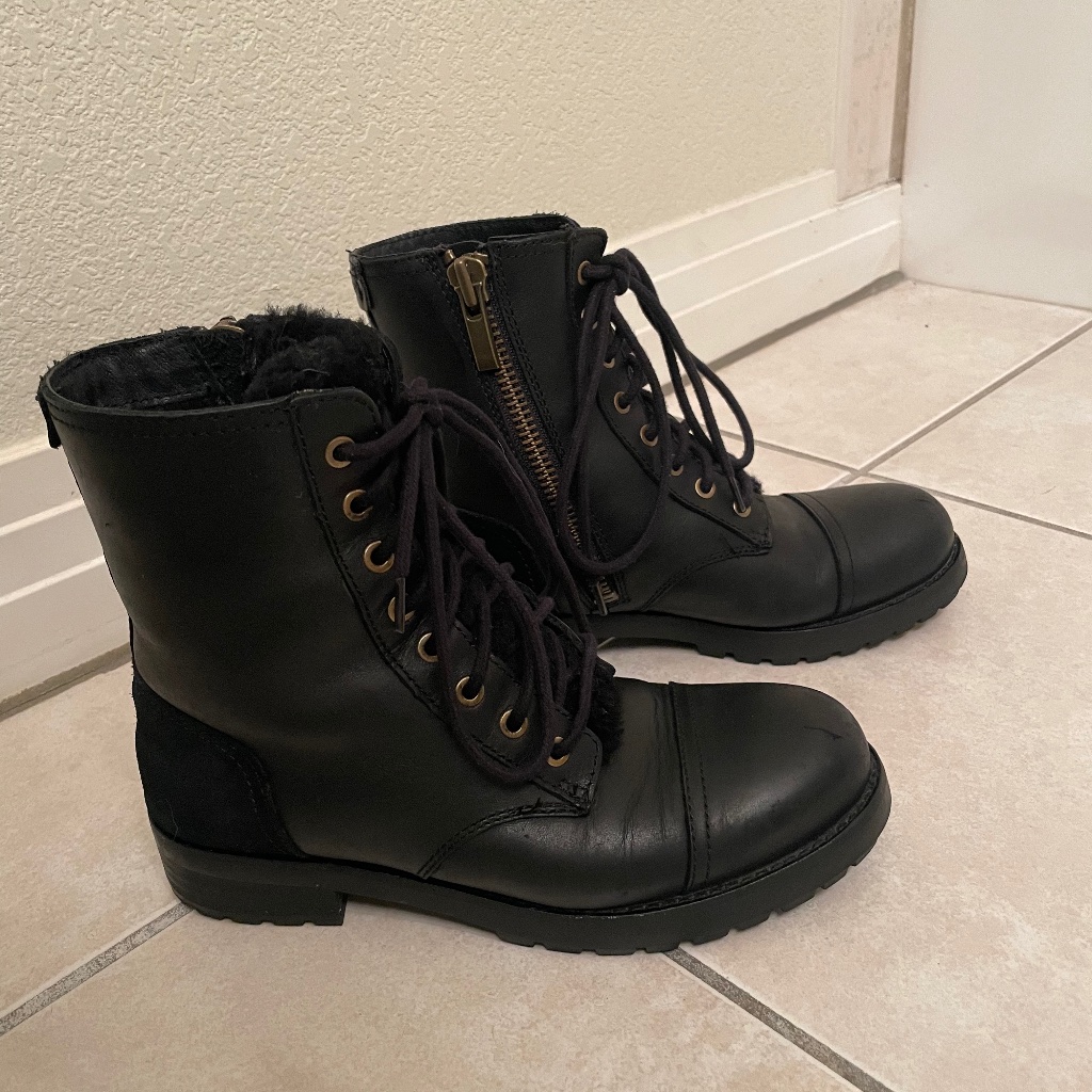 Ugg Kilmer Black Exposed Fur Boots Sz
